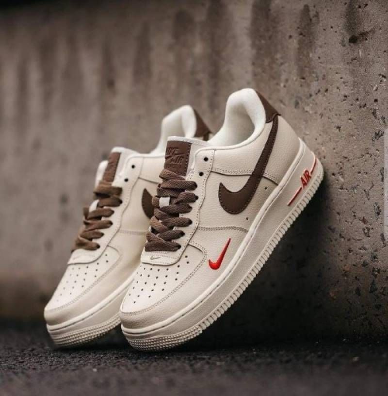NIKKE AIRFORCE 1 LOW COFFEE MILK