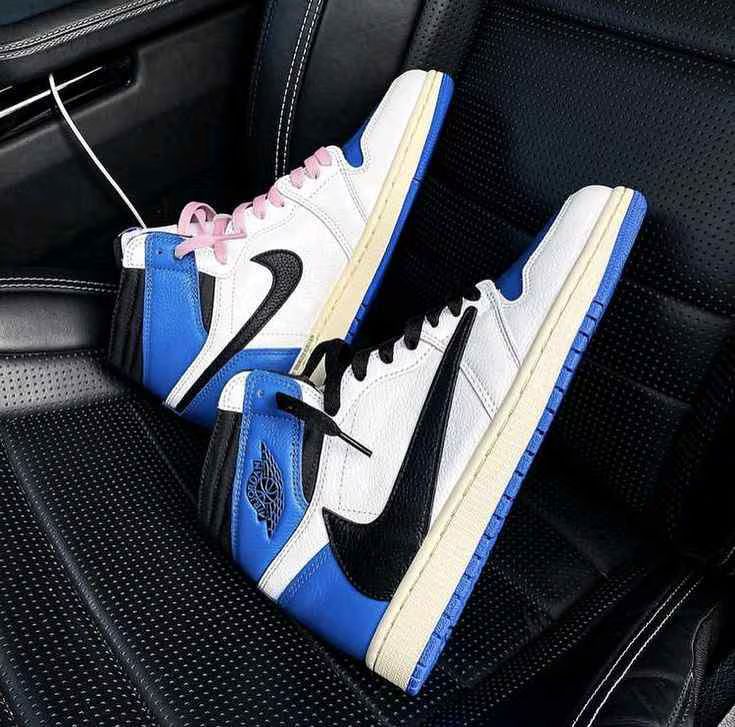AIR JORDAN RETRO 1 TRAVIS SCOTT FRAGMENT HIGH LONG
