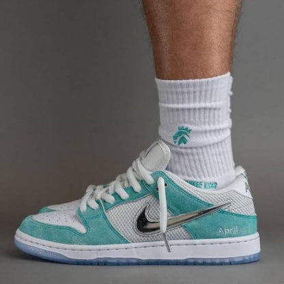 NIK_E SB DUNK LOW APRIL SKATEBOARD FIX