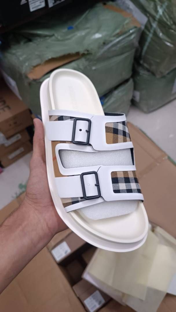 _Burbery_Checkered Double White Premium Slides