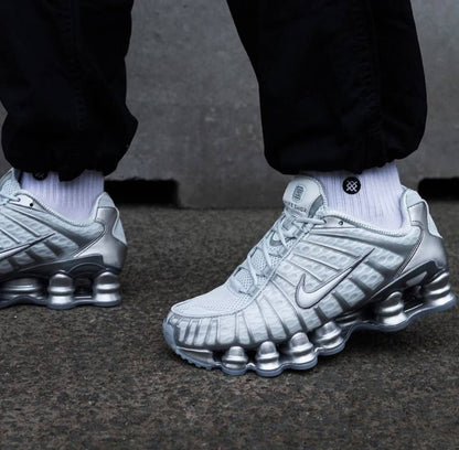 NIKKE SHOX TL GREY METALLIC SILVER