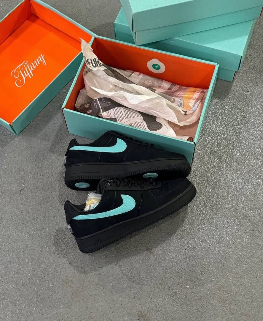 NIKKEE AIRFORCE 1 LOW TIFANY AND CO SEMI UA