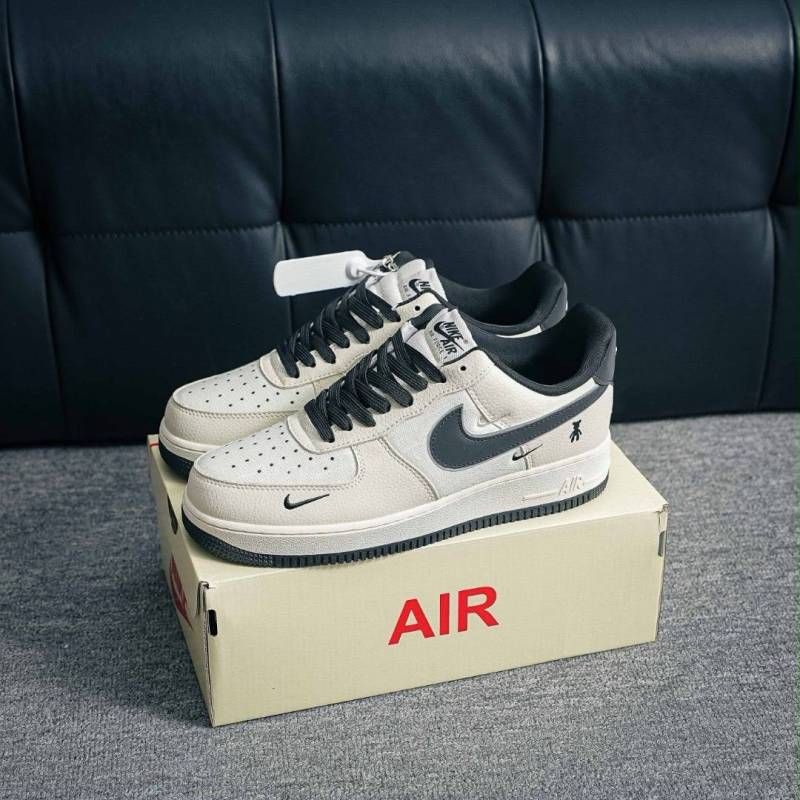NIKKE AIRFORCE 1 VIOLENT BEAR JOINT LINEN BLACK BEIGE