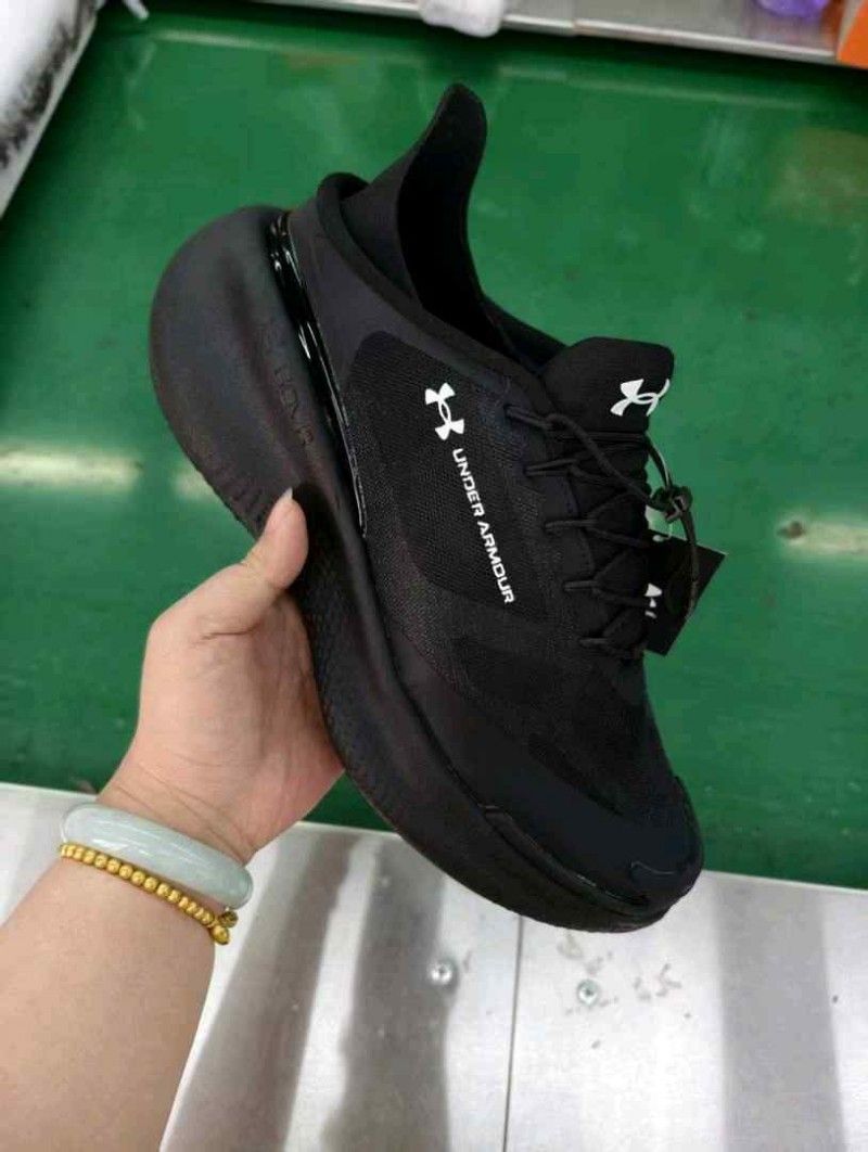 Underr Armourr Nova SlipSpeed All Black