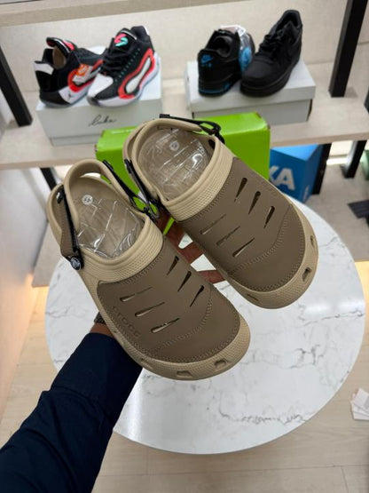 CROC S YUKOON LITE BROWN CLOG