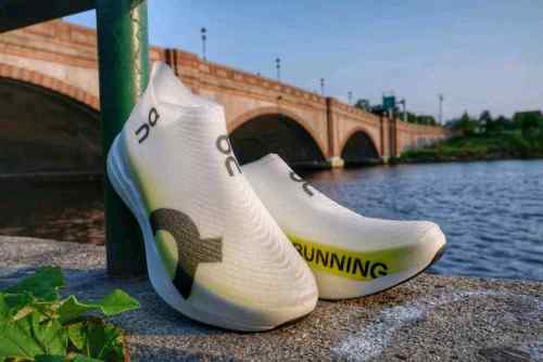 On Cloudboom Strike LS White Yellow