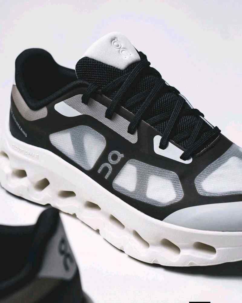 On Cloud tilt Running Remix Black Ivory