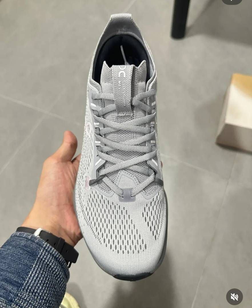 On Cloudsurfer Max Alloy Asphalt grey