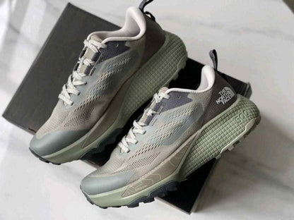 The North facee Altamesa 500 trail Grey Green