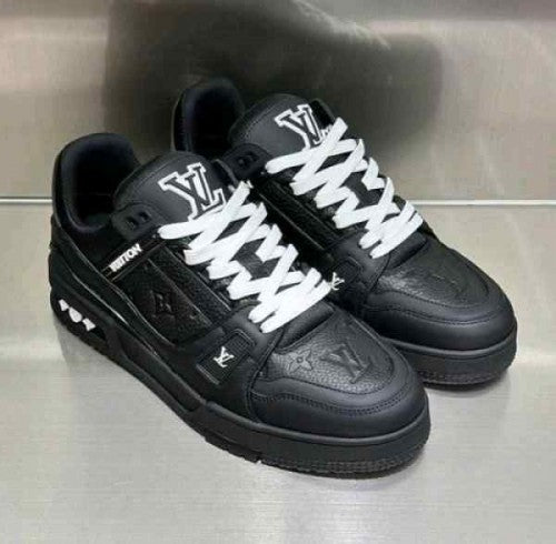 LOUISS VUTION trainer black embossed monogram