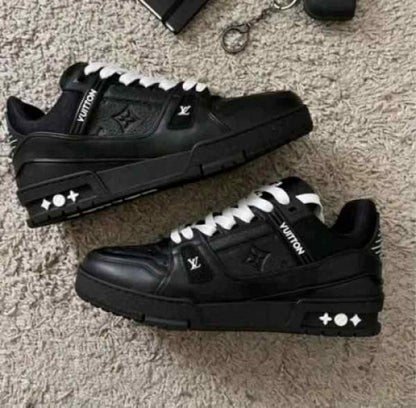 LOUISS VUTION trainer black embossed monogram