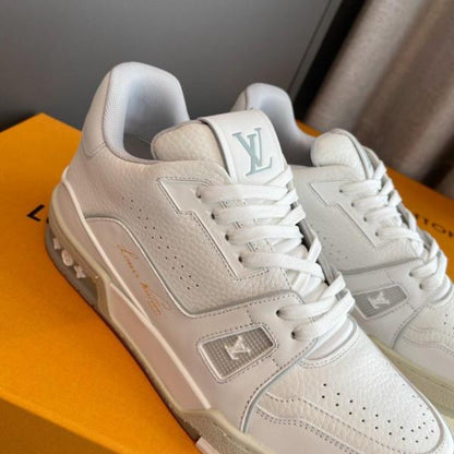 Louiis vuitton trainer sneaker white signature Premium