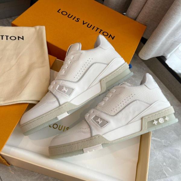 Louiis vuitton trainer sneaker white signature Premium