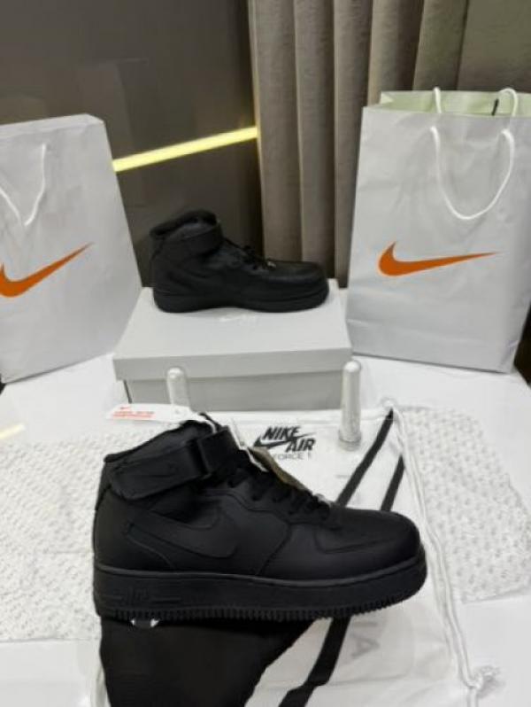 Nik_e Airforce 1Mid First Leather UA With Bag Keychain bottle lace