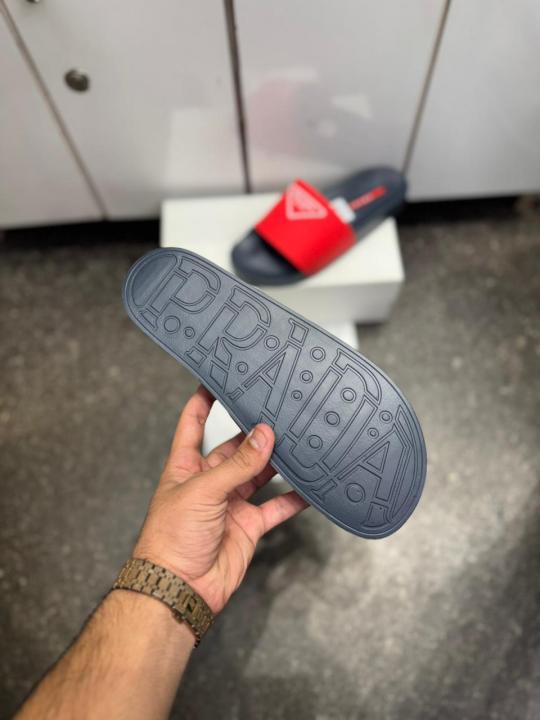 PRAD.A MILANO PREMIUM RED NAVY SLIDE 029