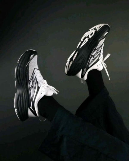 Hoka Bondi 8 Caged Stealth Tech Pack Fix