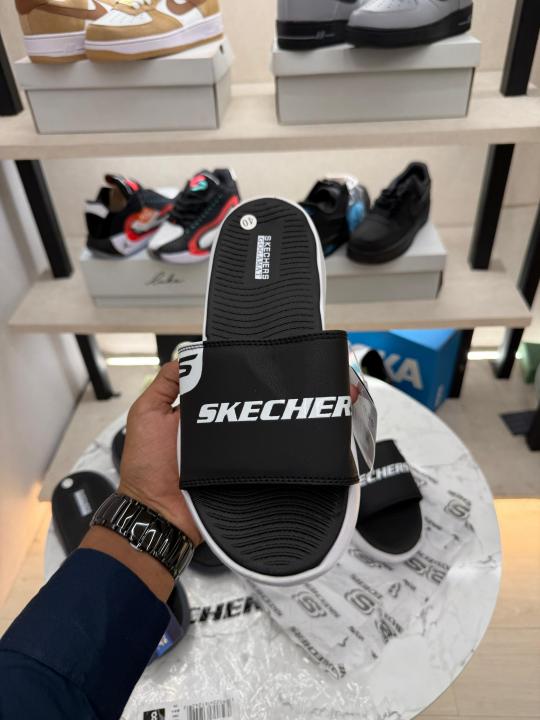 Skecher.s premium flip flop