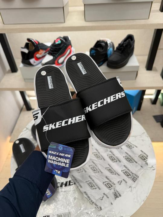 Skecher.s premium flip flop
