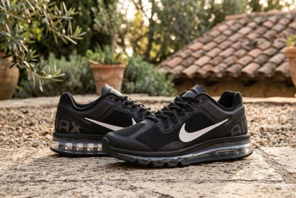 Nik.e Air Max 2013 black
