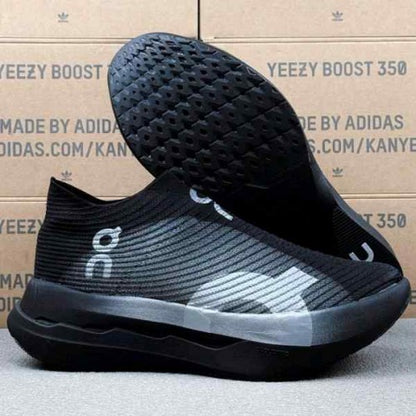 ON CLOUDBOOM STRIKE LS BLACK GREY