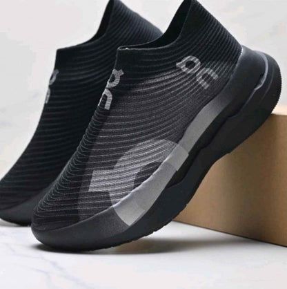 ON CLOUDBOOM STRIKE LS BLACK GREY