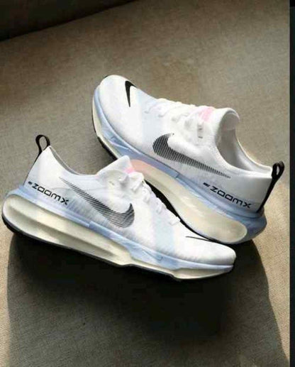 nikkee zoom x run 3 INVINCIBLE