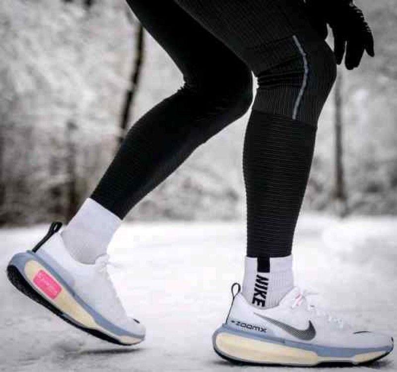 nikkee zoom x run 3 INVINCIBLE