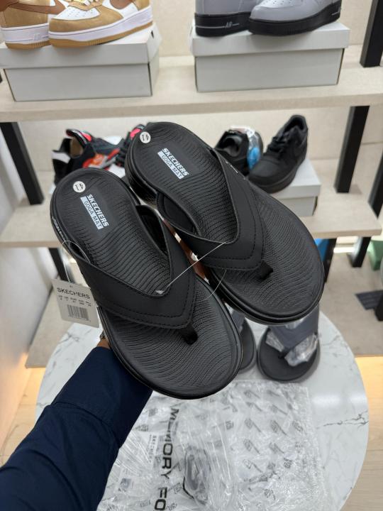 Skecher.s premium flip flop