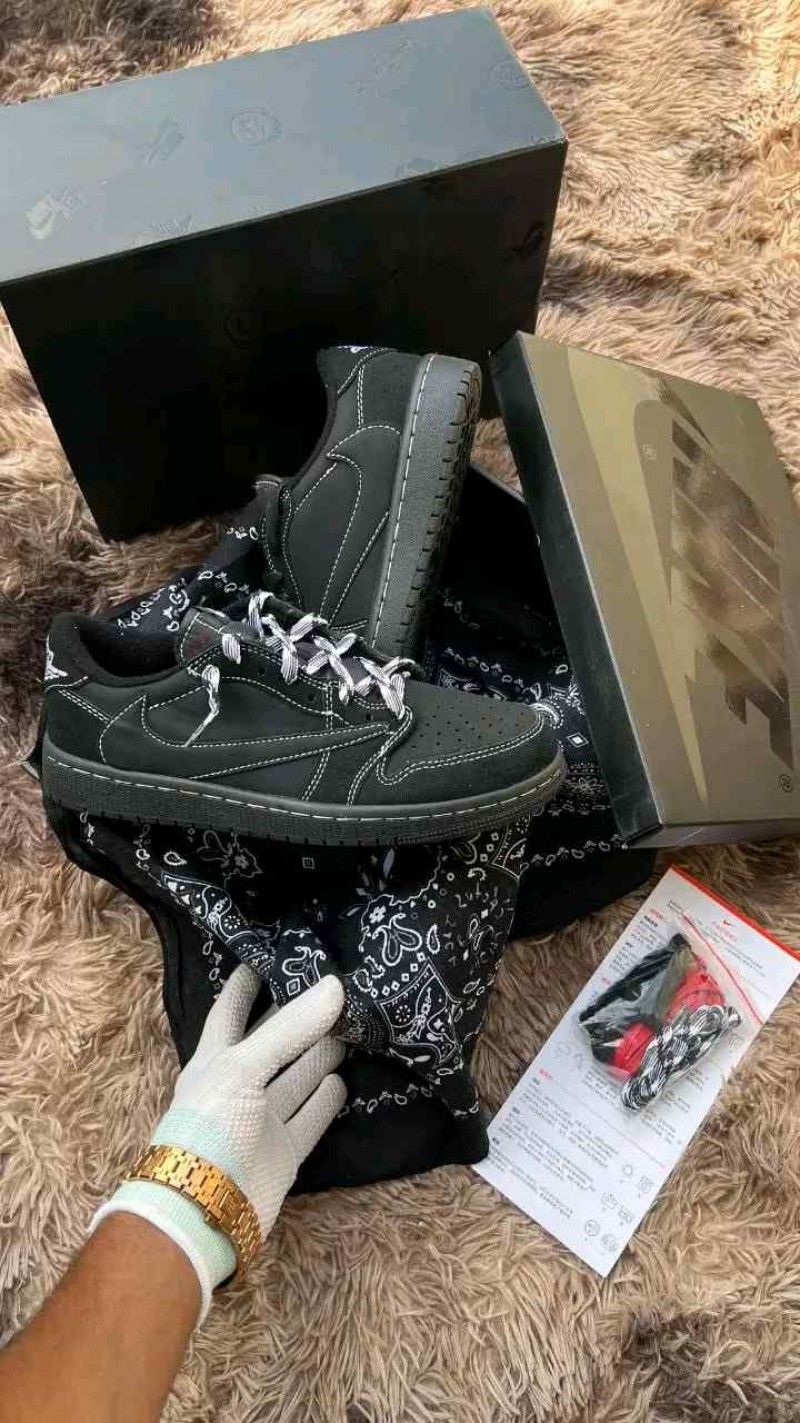 Nikkee A_ir jordan 1 low Travis scott phantom Semi UA