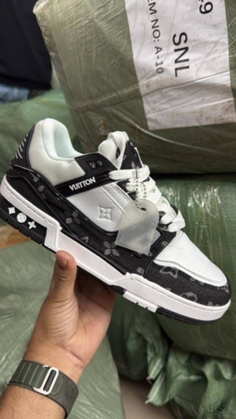 LOIUS VUTTON LV TRAINER SNEAKERS BLACK AND WHITE MONOGRAM TEXTITE DESIGN FIX
