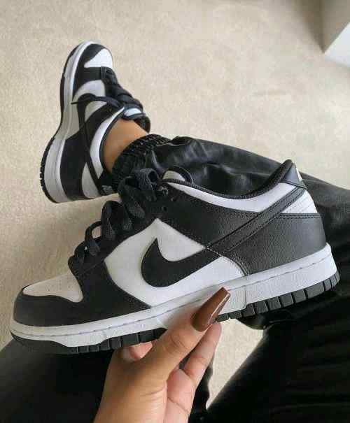 nikee sb dunk low panda for her fix