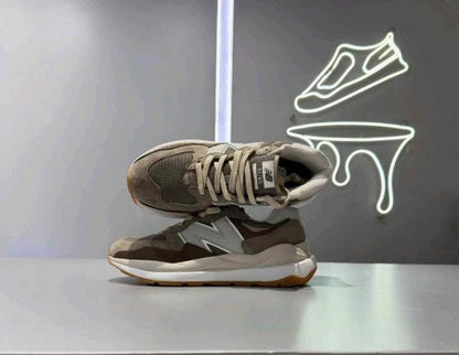 NEW . BALANCE M5740 MASHROOM