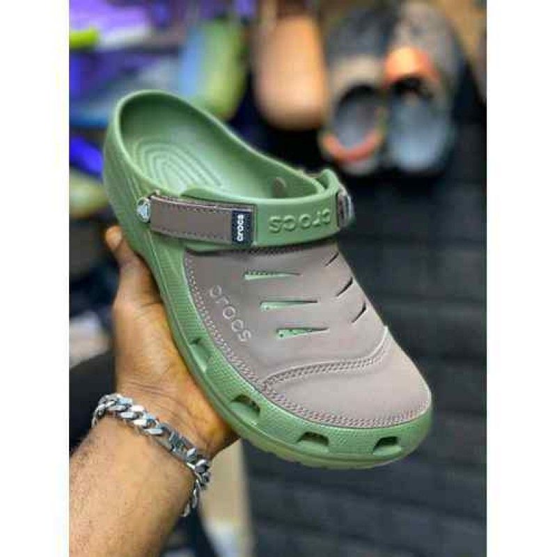 Croccss Yukon Vista Clog Army green
