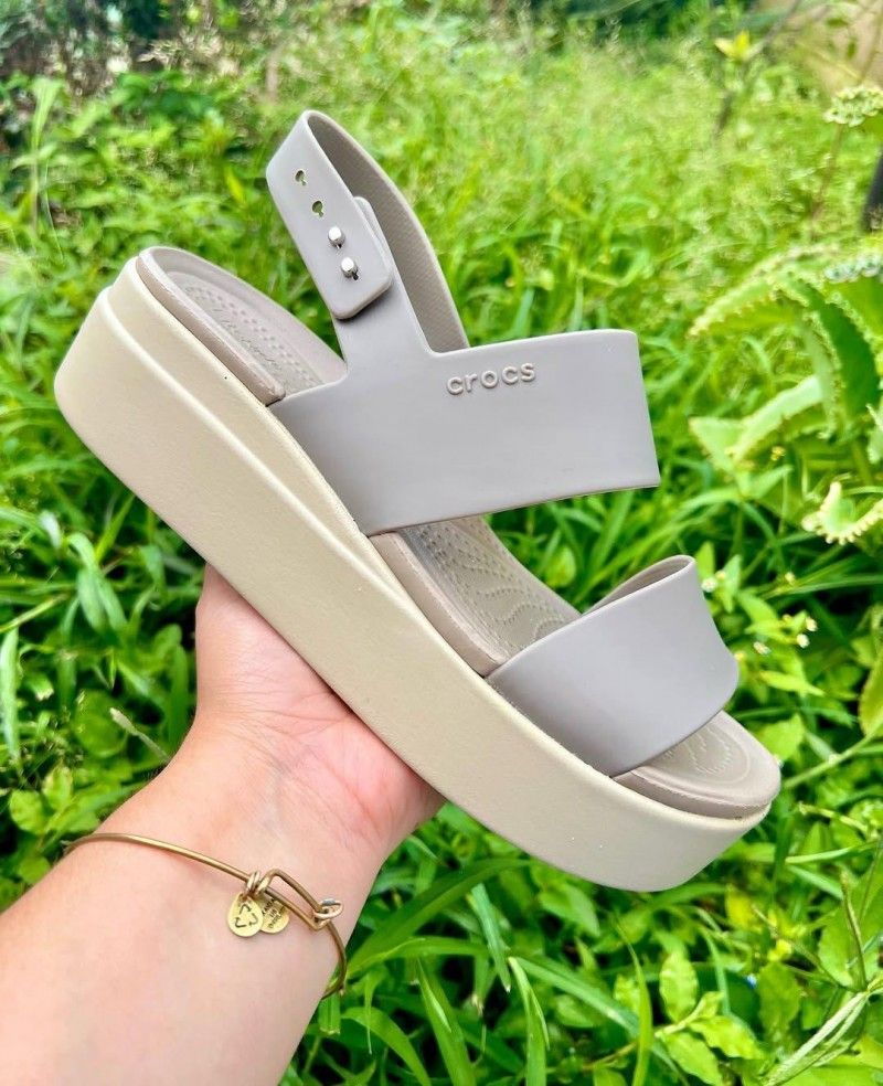 wmn s Crocccss brooklyn slingback low wedge sandals for her