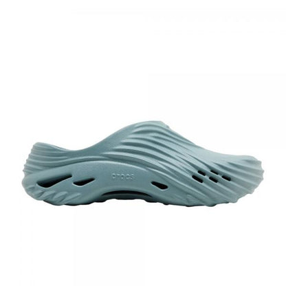 Croc.s Echo Wave Sky Blue With og box and carry bag