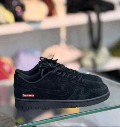 Nikee Sb Dunk Low x Supreme black