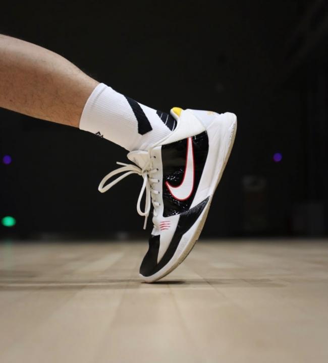 NIKKE KOBE 5 PROTRO BRUCE LEE