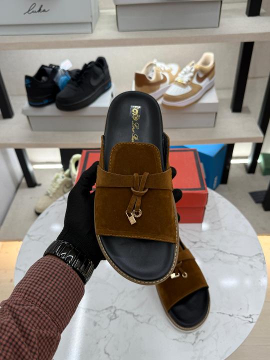 Loro piana Summer charms brown slide