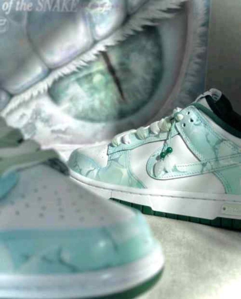 Nikkee Dunk Low Year Of Snake
