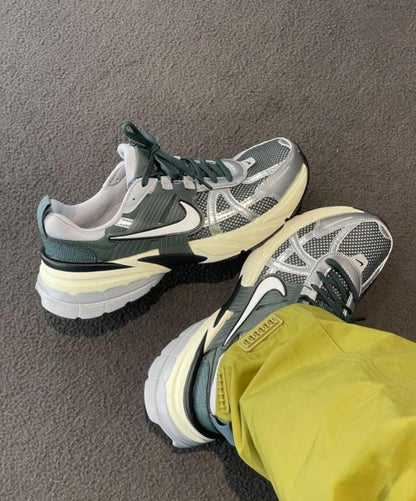NIK.E V2K RUN VIBRANT GREEN