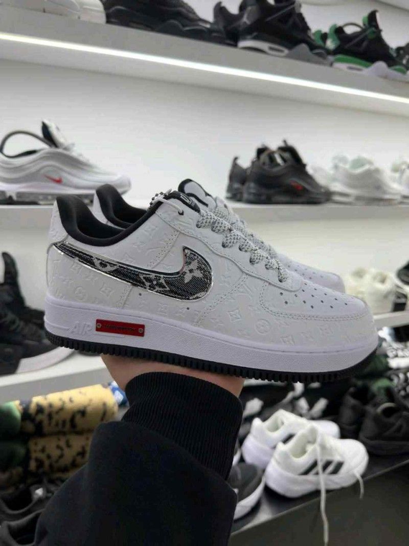 Nikkee Air Force 1 X Loiuss Vuittton Sneakers