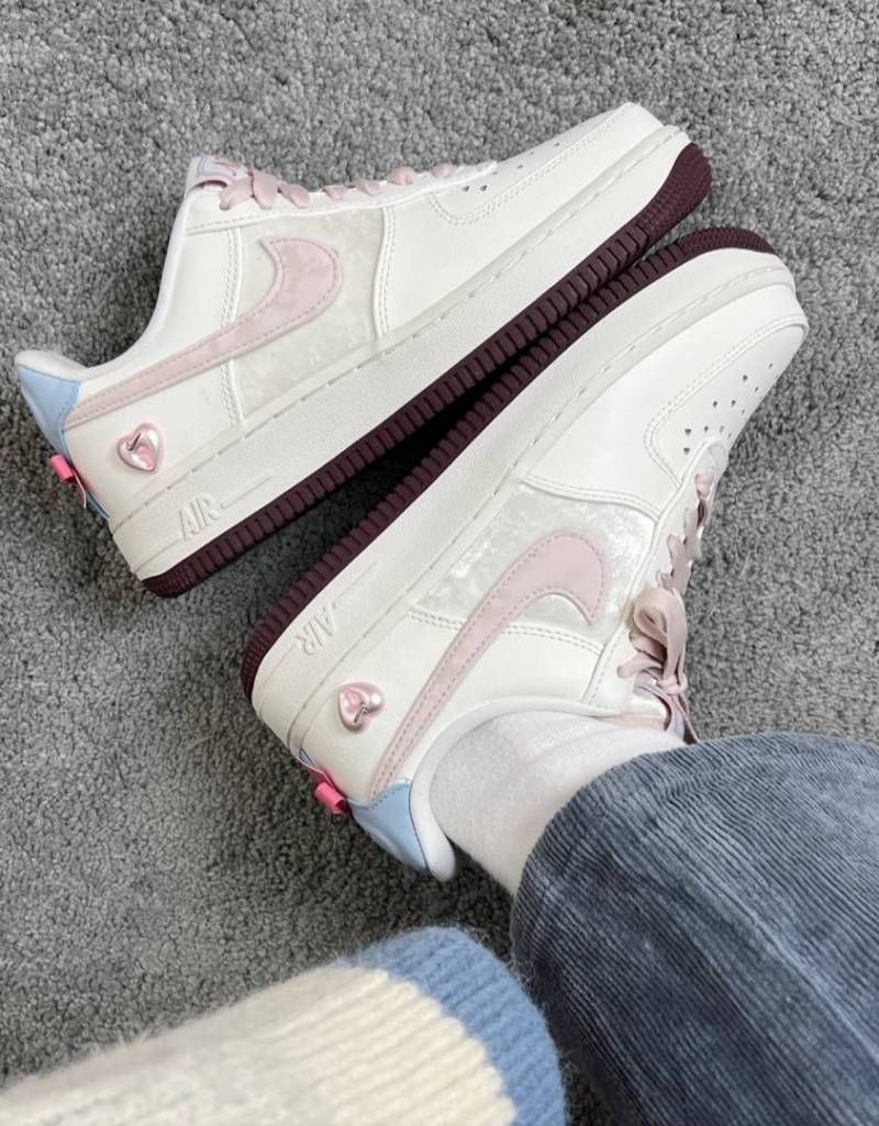 Nikkee Airforce 1 low Valentines Day 2026 for her