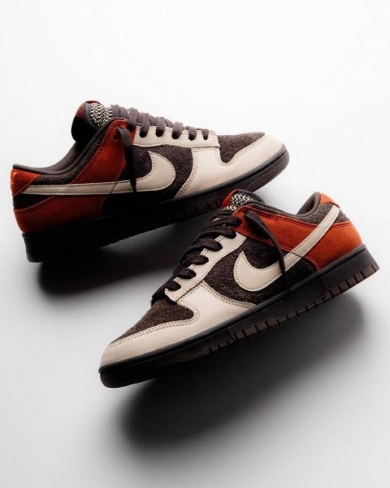 NIK Dunk Low Red Panda Brown Suede