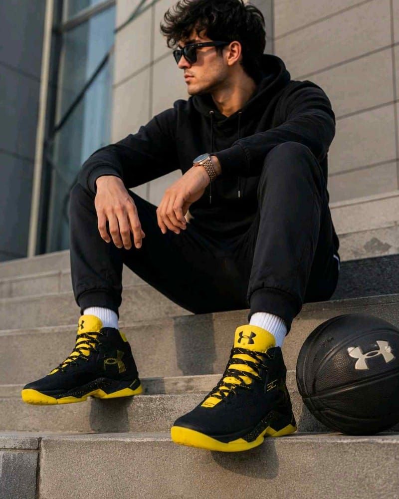 Underr Armour Curry 2.5 Taxi
