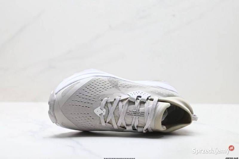 ACG Zegma Trail Cream Running shoes