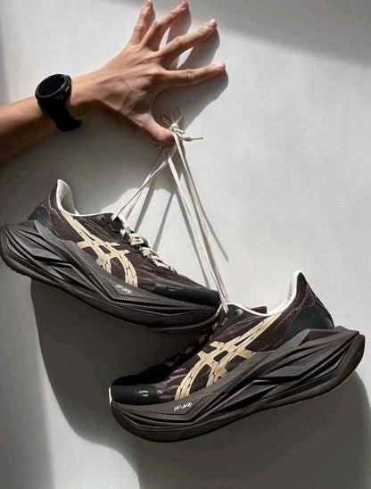ASICCS SUPER BLAST BROWN TOE