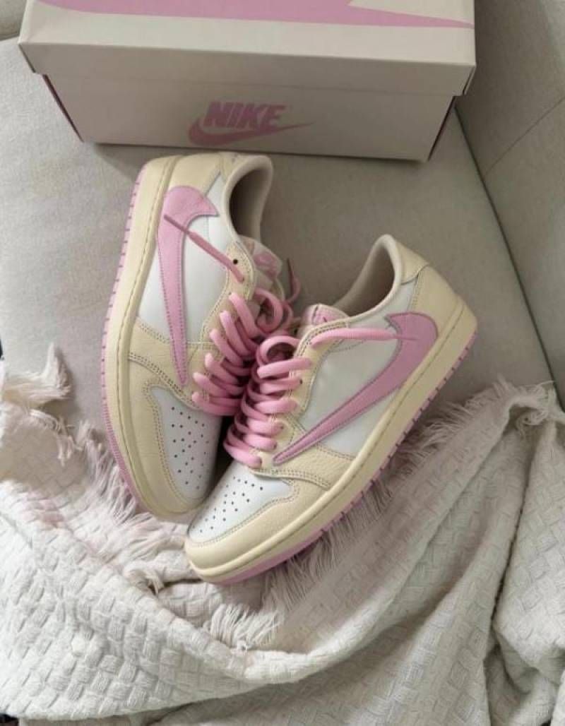 Travis Scott x Nikkee Air jordan 1 low OG Tropical pinksemi ua