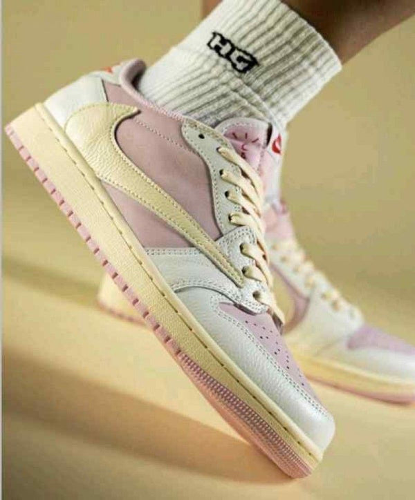 Travis Scott x Nikkee Air jordan 1 low OG Shy pink semi ua