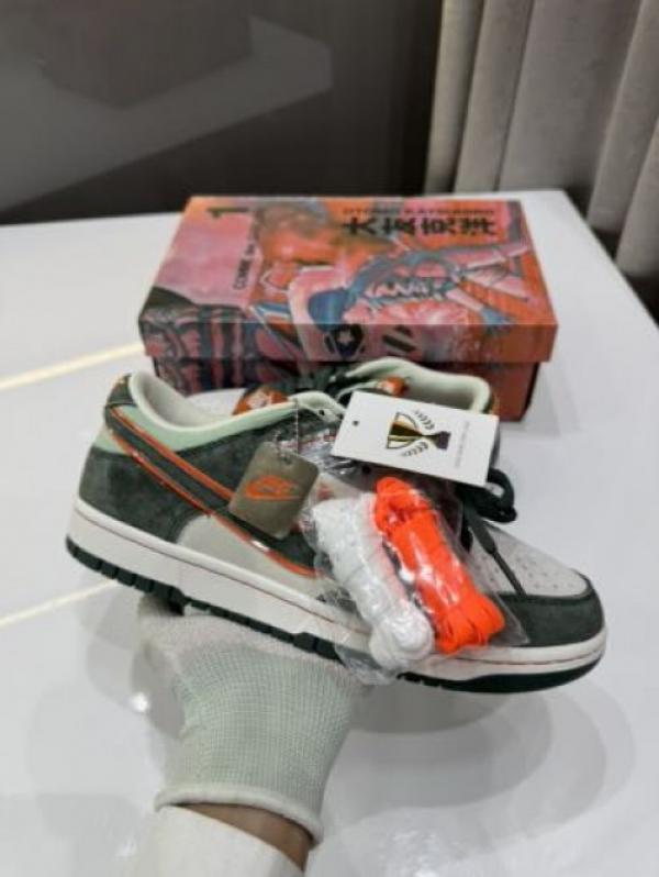 sb dunk low x otomo katsuhiro fix