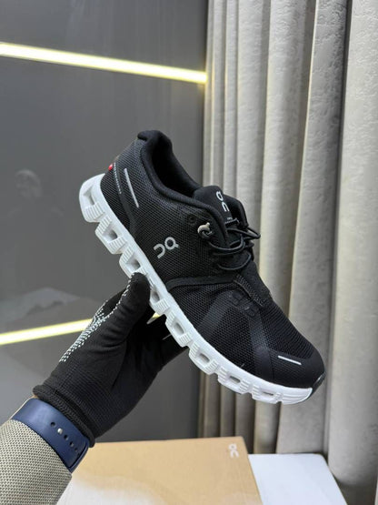 On cloud 5 Black white sale